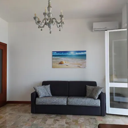 Maremare, Really On The Beach, With Private Parking شقة *