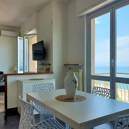 Appartement Maremare, Really On The Beach, With Private Parking *
