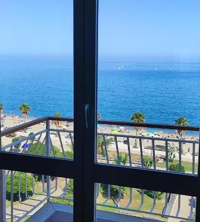 Maremare, Really On The Beach, With Private Parking Apartment