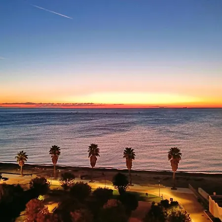 Maremare, Really On The Beach, With Private Parking Apartment *