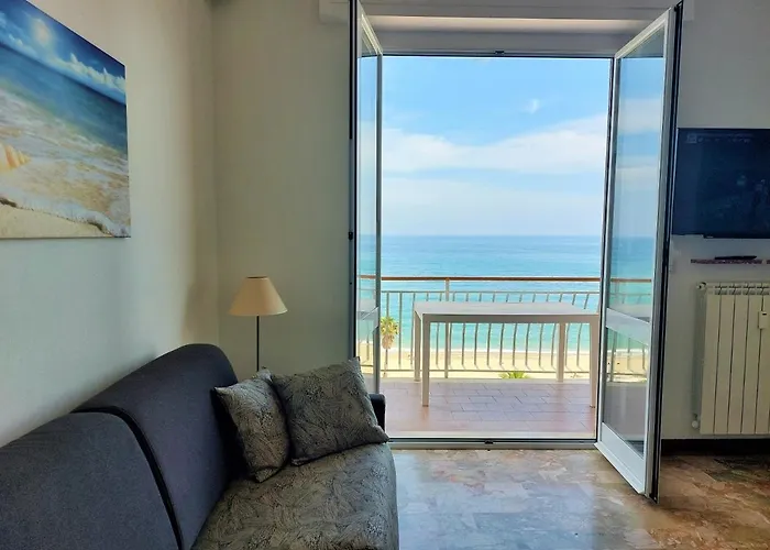 아파트 Maremare, Really On The Beach, With Private Parking