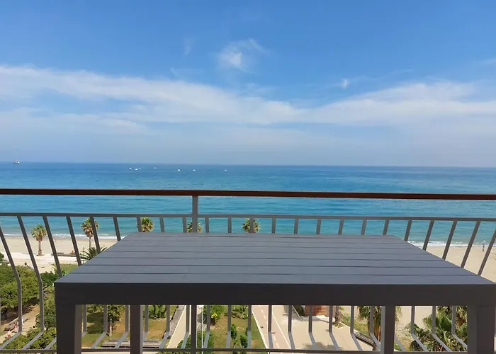 Maremare, Really On The Beach, With Private Parking דירה סאבונה