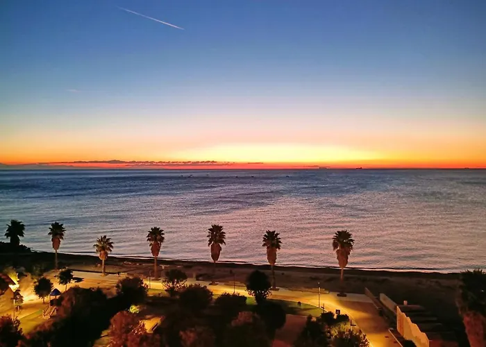 Maremare, Really On The Beach, With Private Parking דירה *